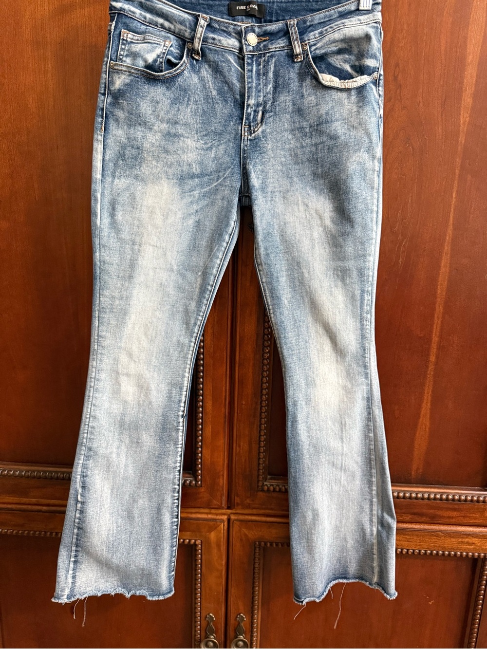 Women's Light Wash Cropped Straight Jeans